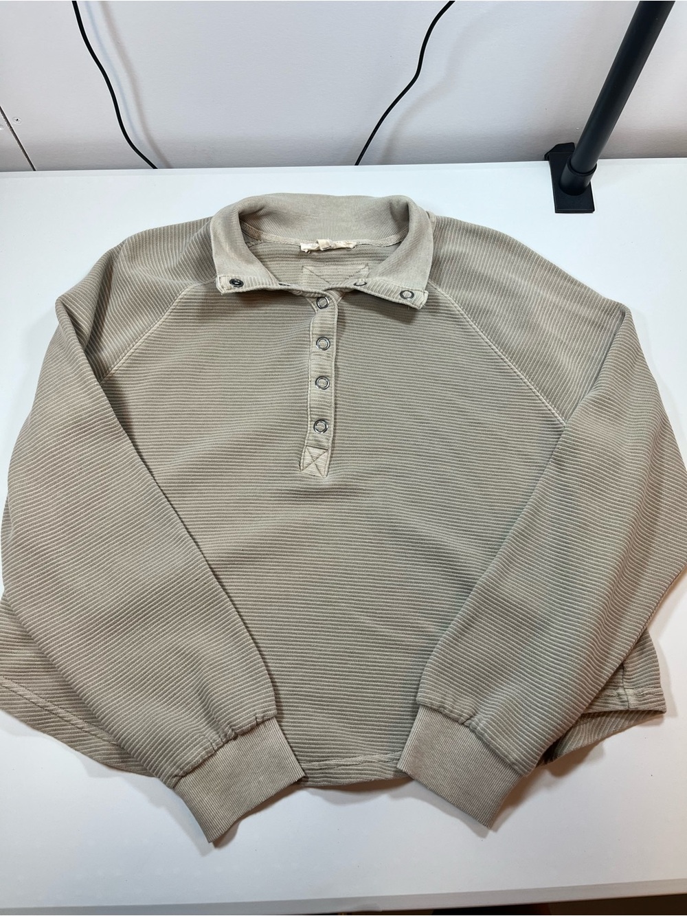 J.O.A. Beige Ribbed Knit Snap Collar Pullover Small Oversized Sweatshirt